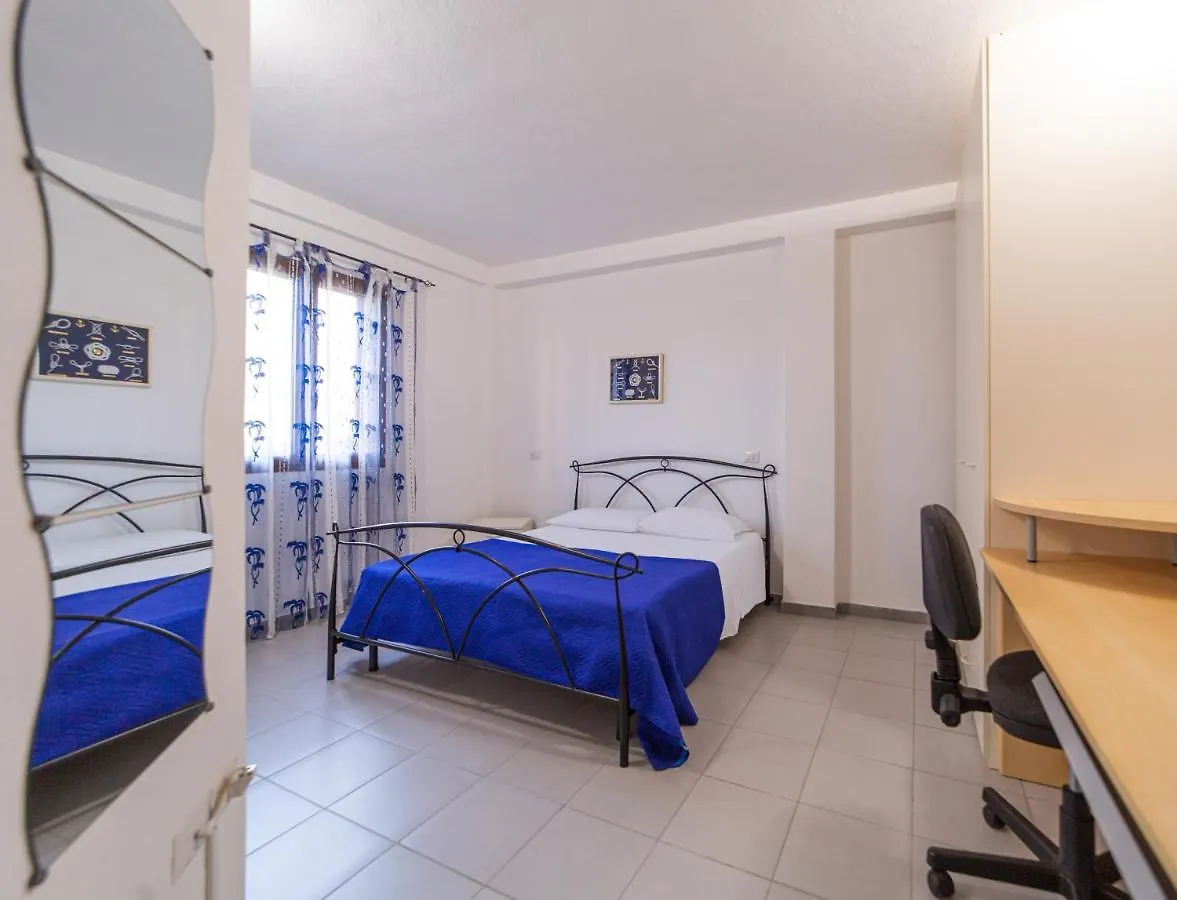 Isola Che Non C'E Trilocale Casa Vacanze 80 Mq Con Terrazza La Maddalena Sardegna Holiday home La Maddalena (Sassari)